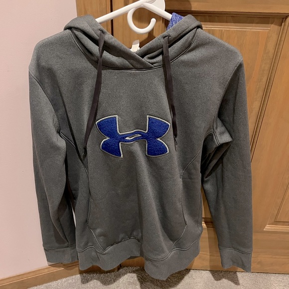 Under Armour Tops - Under Armour size medium fleece hoodie